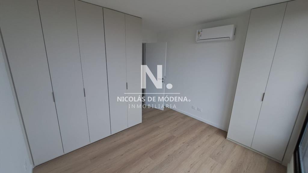 Vende apartamento de 2 dormitorios en punta del