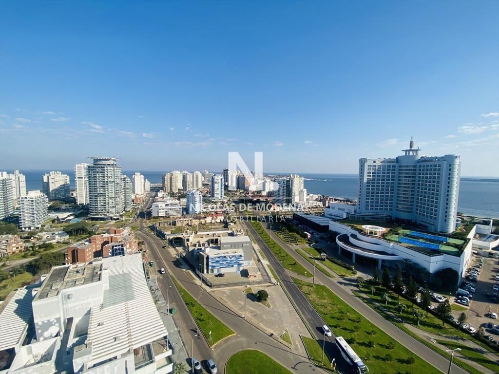 Hermoso apartamento de 3 dormitorios mas dependencia de ser