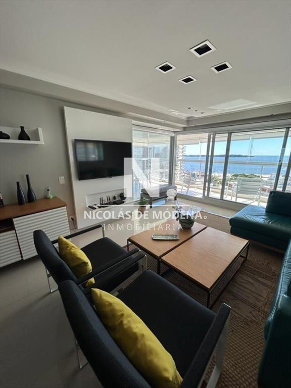 Vende apartamento con excelentes amenites de 3