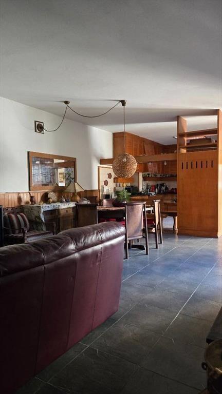 Venta casa La Blanqueada 5 dormitorios 3 baños fondo o ca...