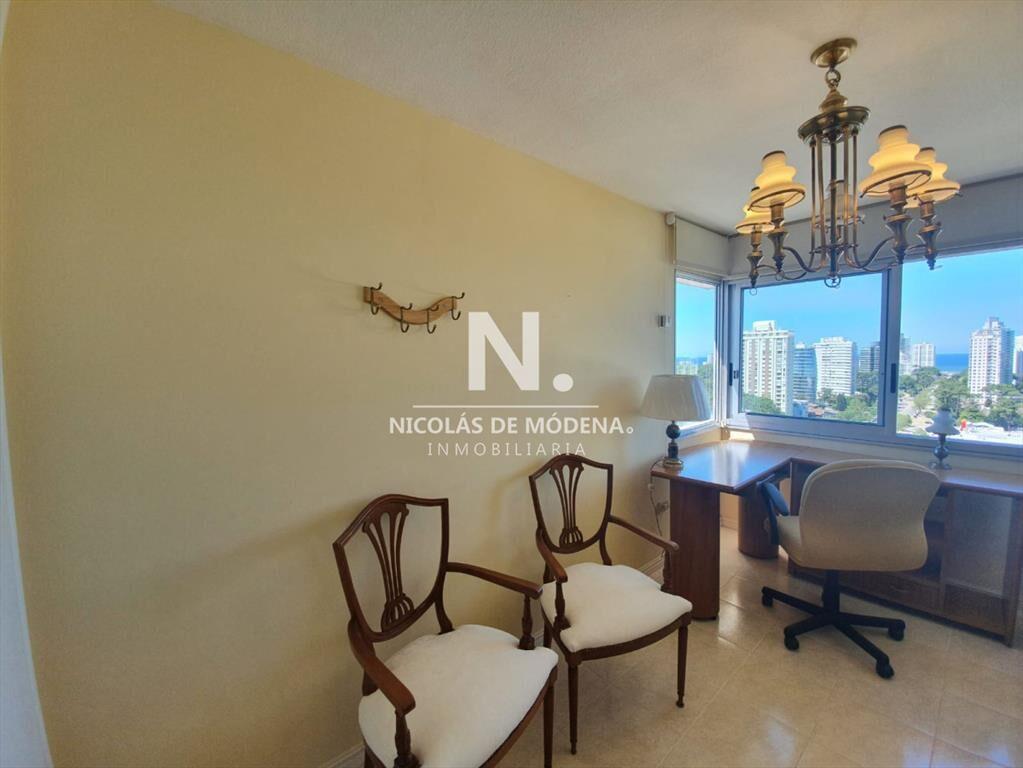 Hermoso apartamento con excelente vista!