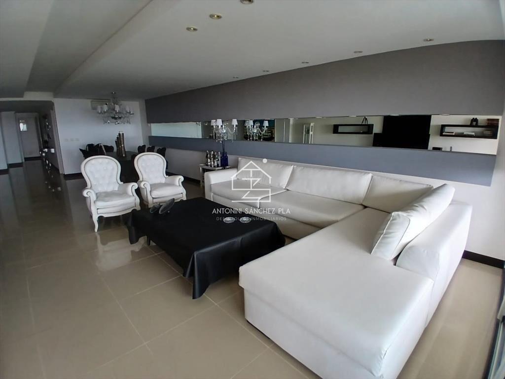 APARTAMENTO EN VENTA FRENTE AL MAR 3 DORMITORIOS