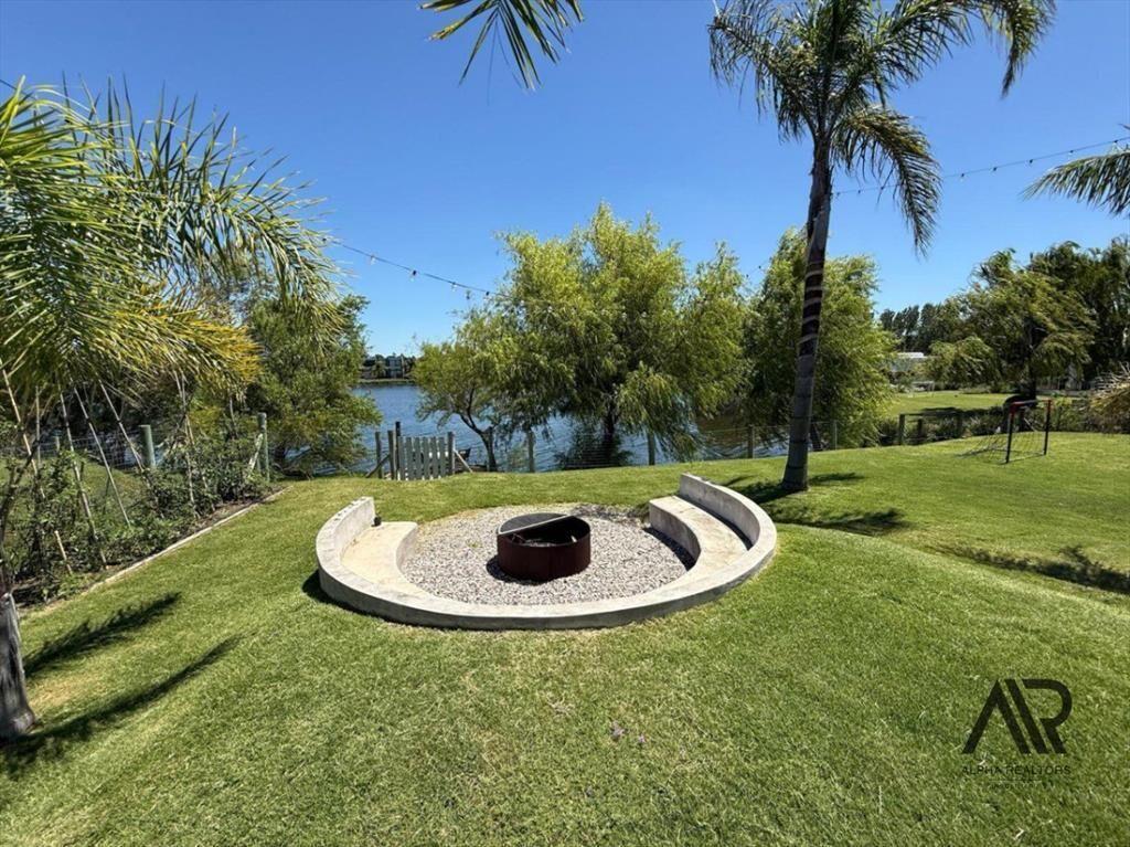 Casa en venta c/ cochera en Viñedos de la Tahona