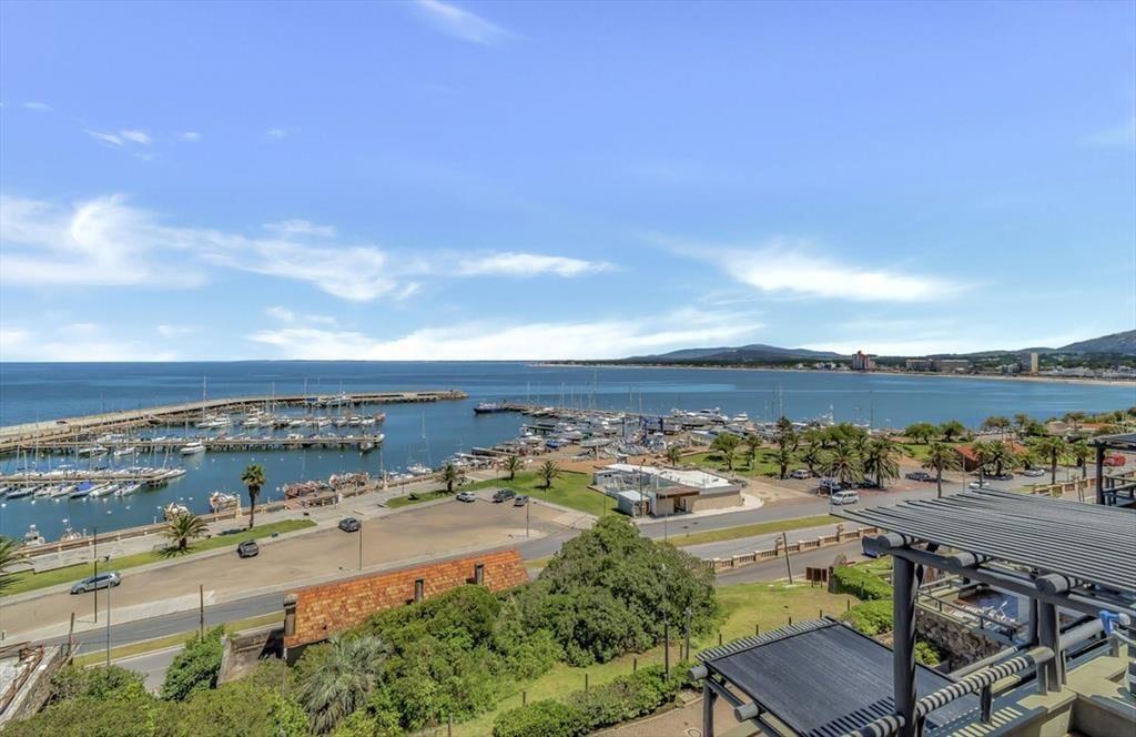 VENTA APARTAMENTO 3 DORMITORIOS PIRIAPOLIS