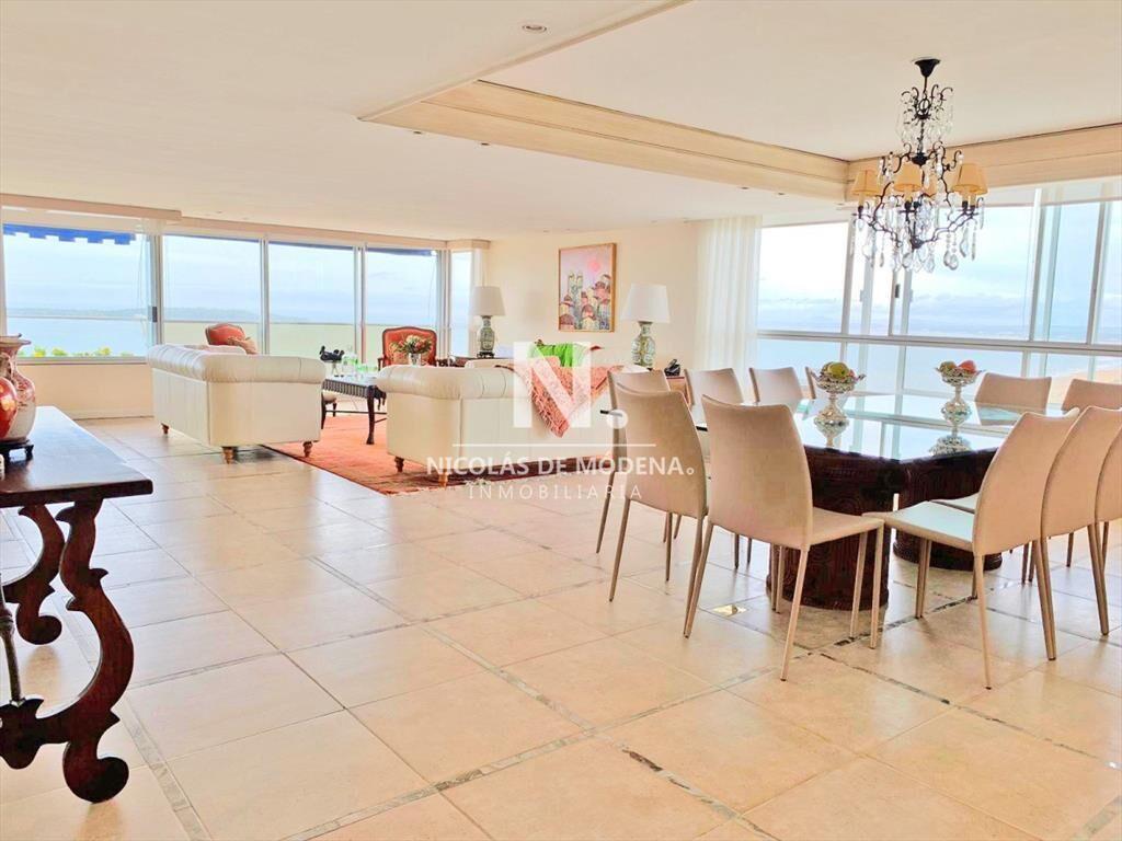 Penthouse en venta en Torre Tequendama, frente al
