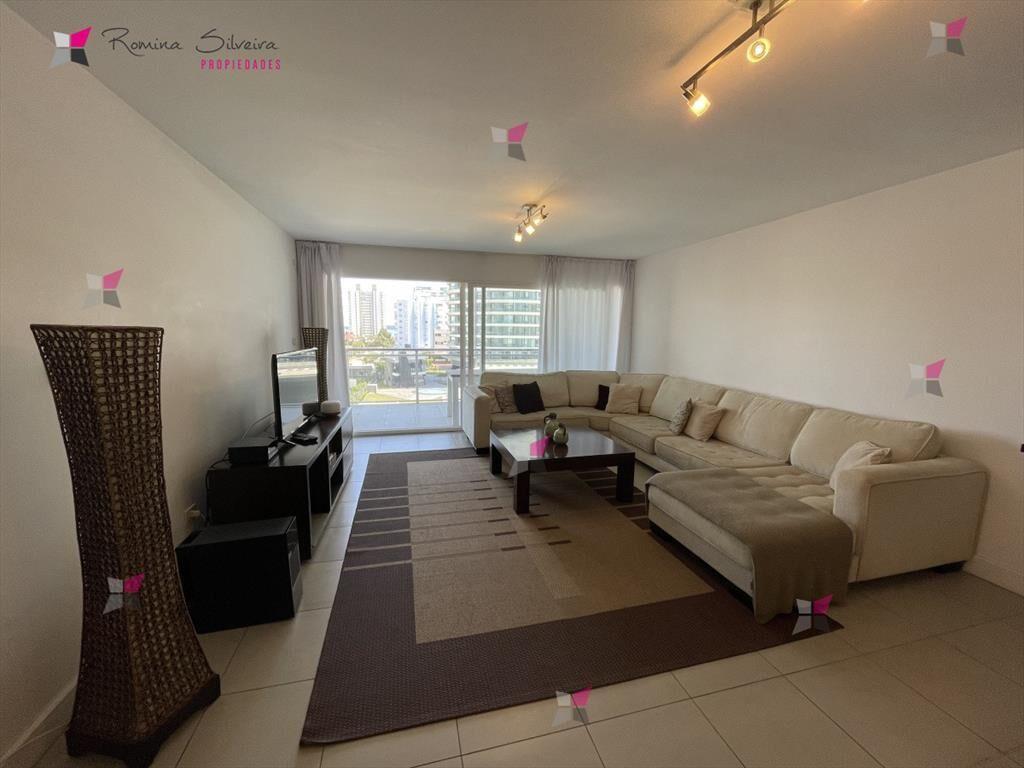 Apartamento en Aidy Grill, 3 dormitorios , venta, torre de