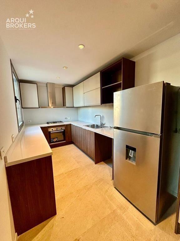 Apartamento de 3 dormitorios en venta en Carrasco - C102