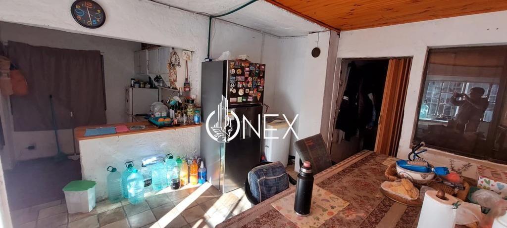 3 Casas y un local con cámara de frÃo en venta