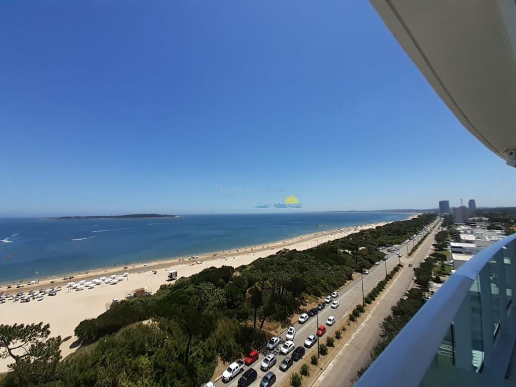 Apartamento en Venta de 3 dormitorios en Punta ,