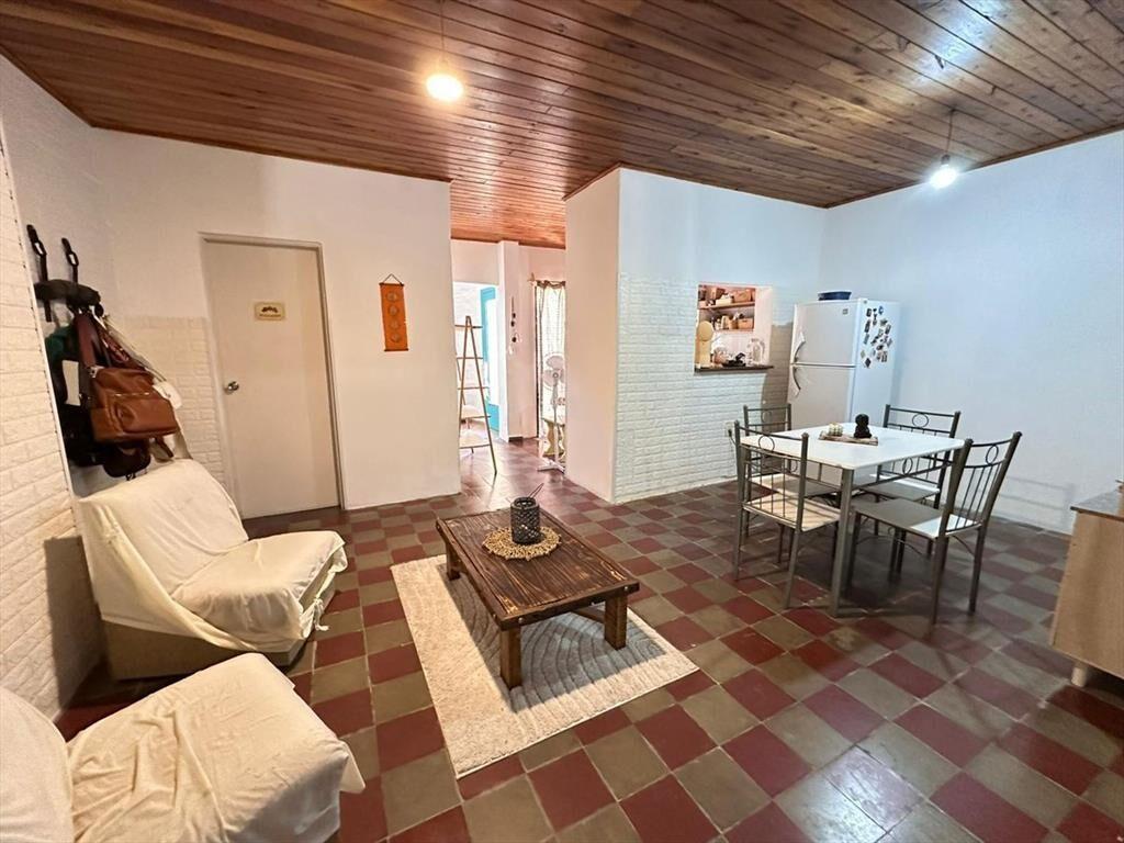 CASA EN VENTA + LOCAL COMERCIAL CON RENTA