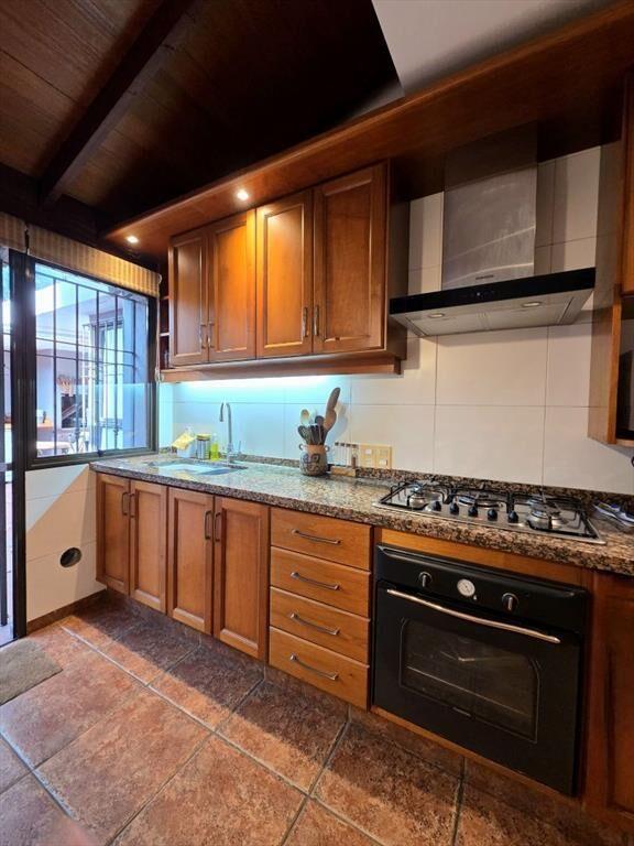 Venta de casa de estilo en Pocitos 4 dormitorios...