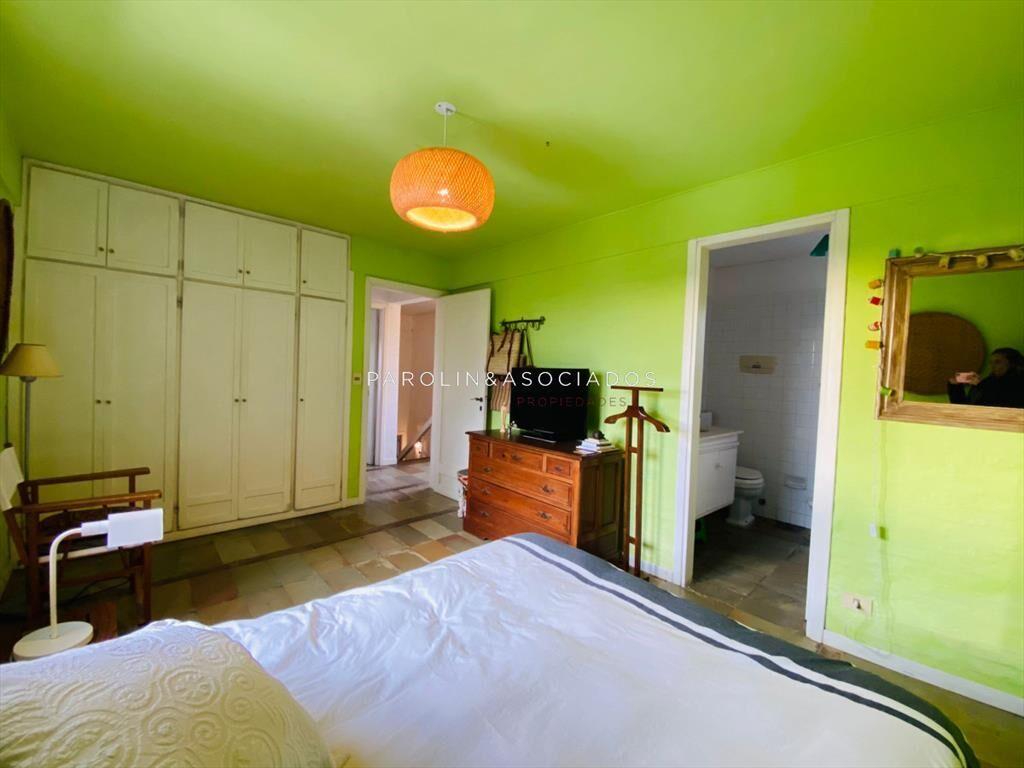 Hermosa casa en venta en La Barra, Punta del Este.