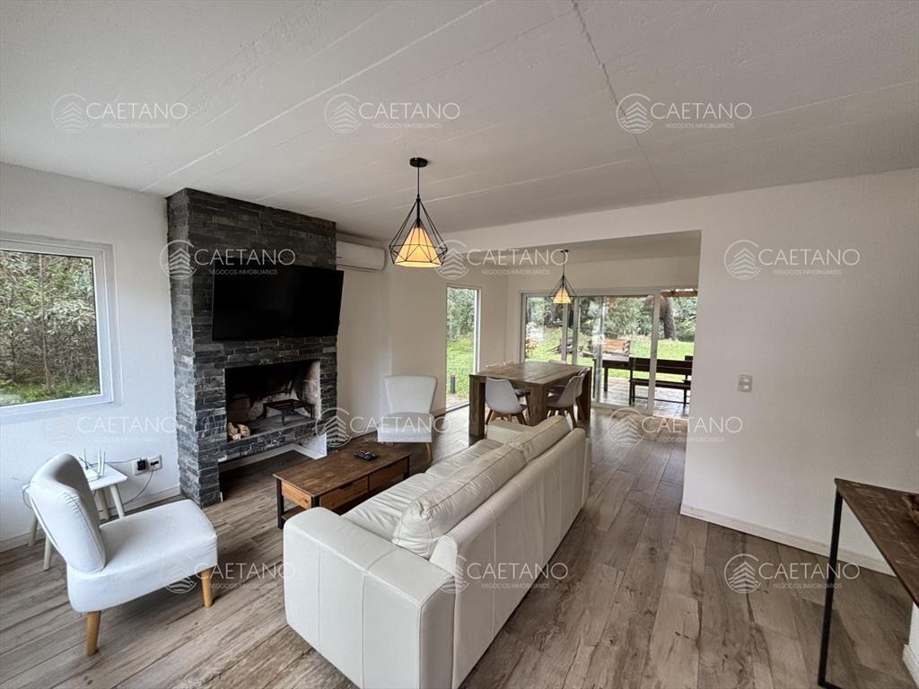 Casa en Punta Ballena, Complejo Solanas