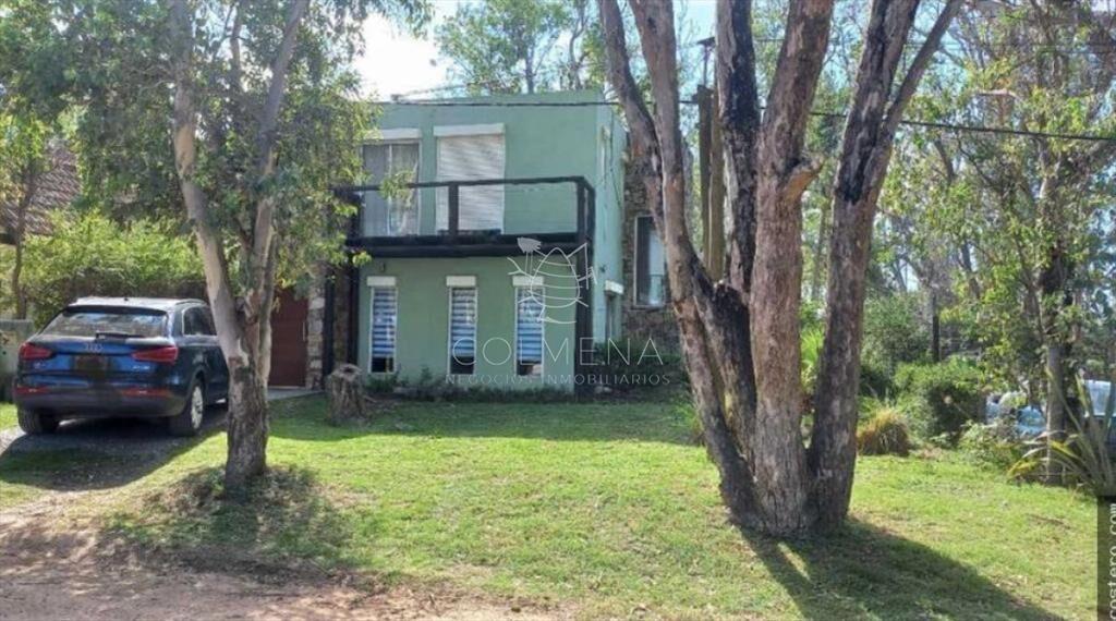 CASA PIEDRA EN VENTA A METROS DEL MAR