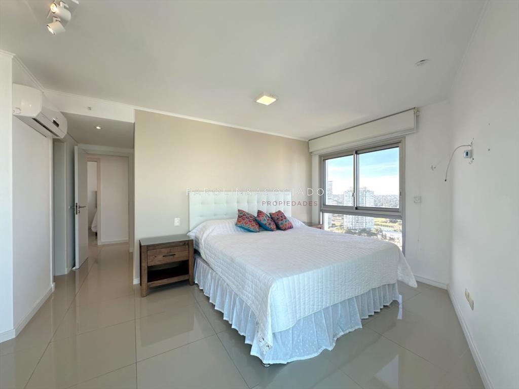 Departamento en Venta de 3 Dormitorios en Wind