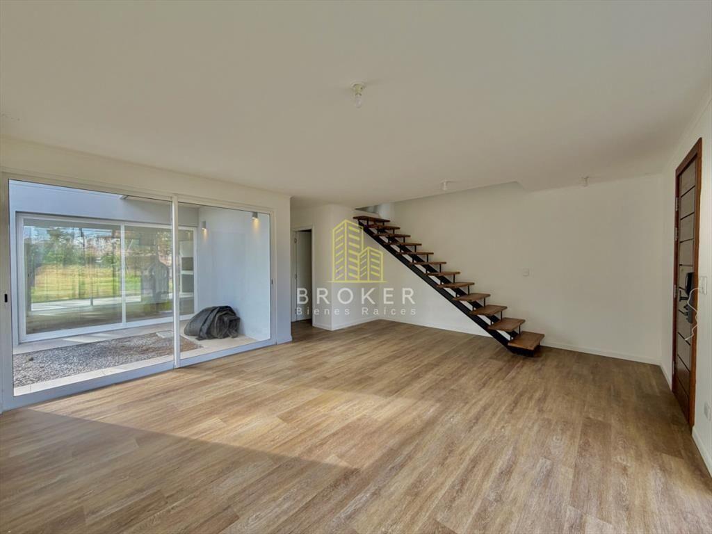 Venta casa 3 dormitorios punta del este Jardines