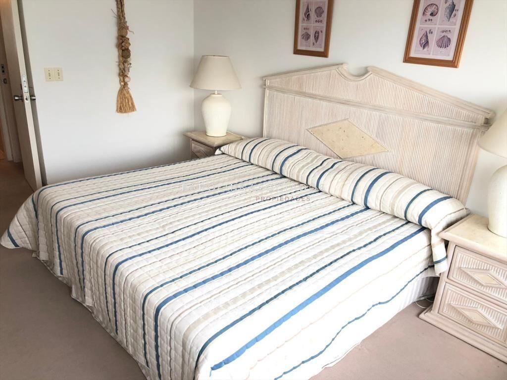 Apartamento en venta de 3 dormitorios en Edificio Tiburón,