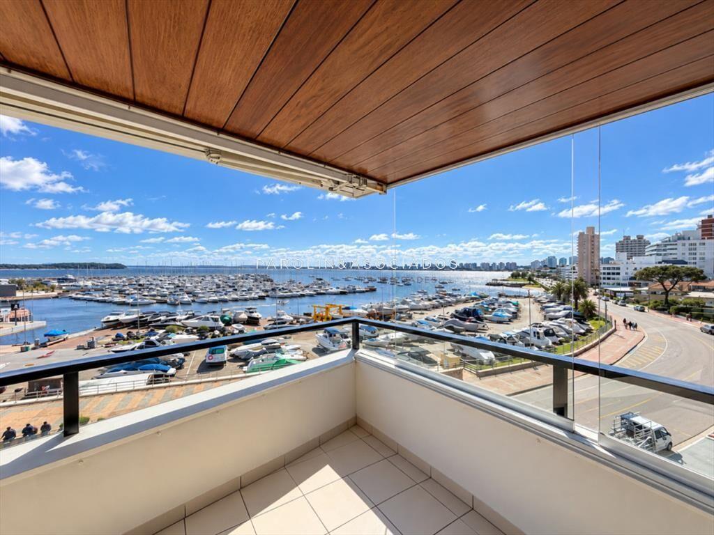 Apartamento en venta de 3 dormitorios en edificio Portofino