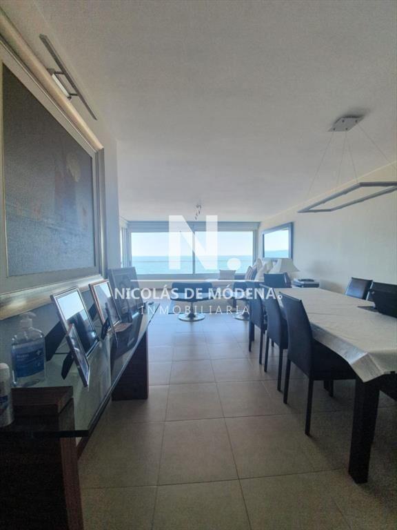Departamento en venta frente al mar.