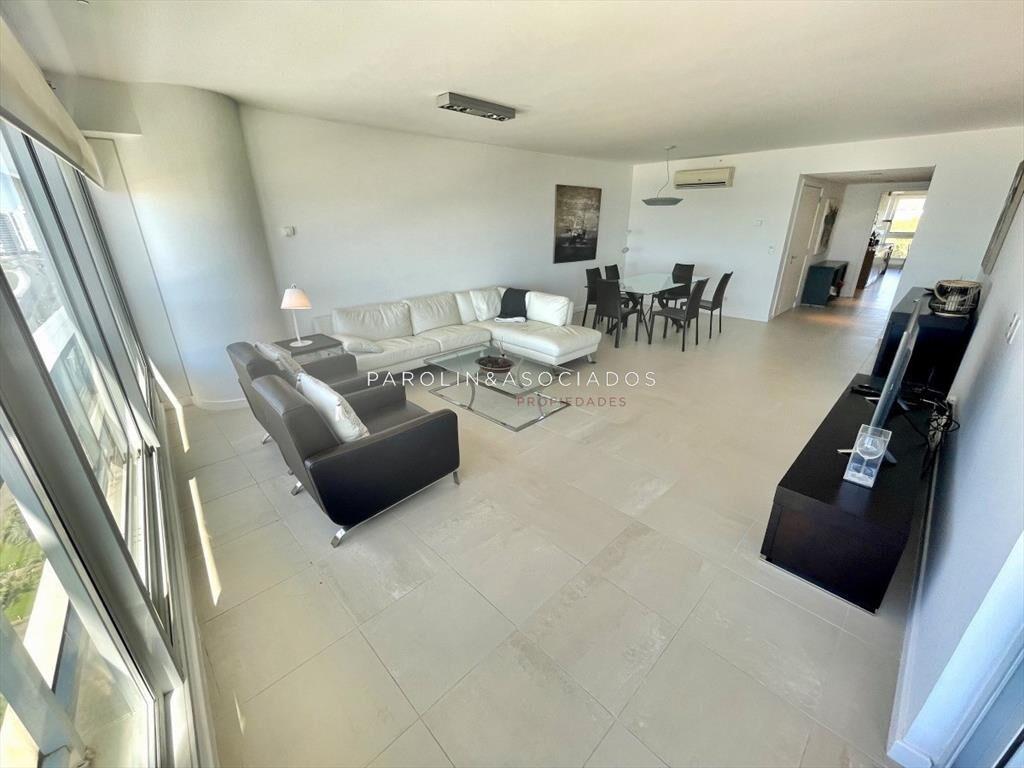 Apartamento en venta en Le Parc, Punta del Este.