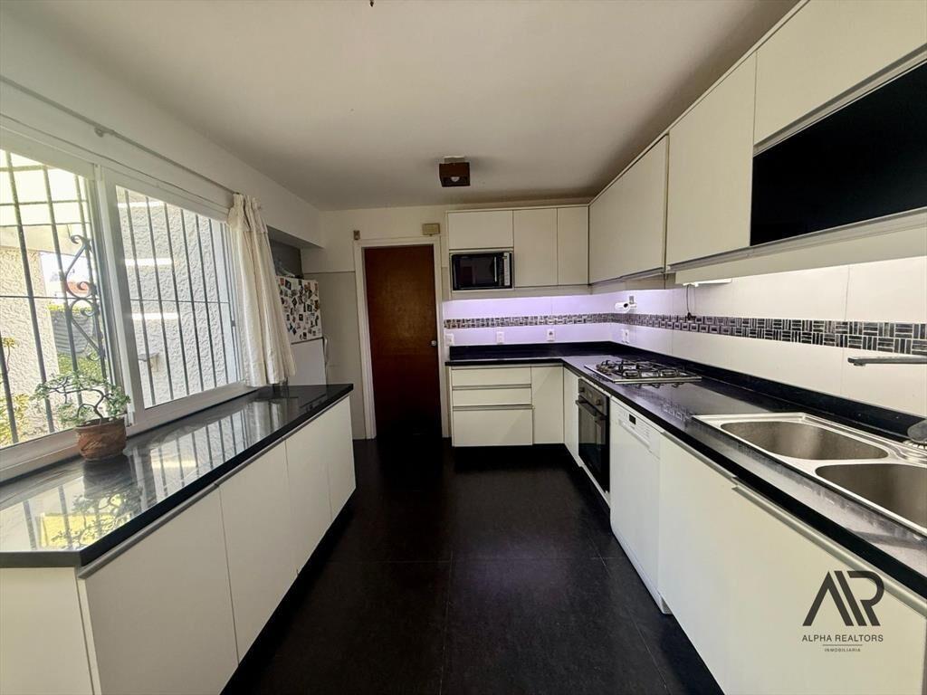 Casa en venta de 3 dormitorios c/ cochera en Carrasco