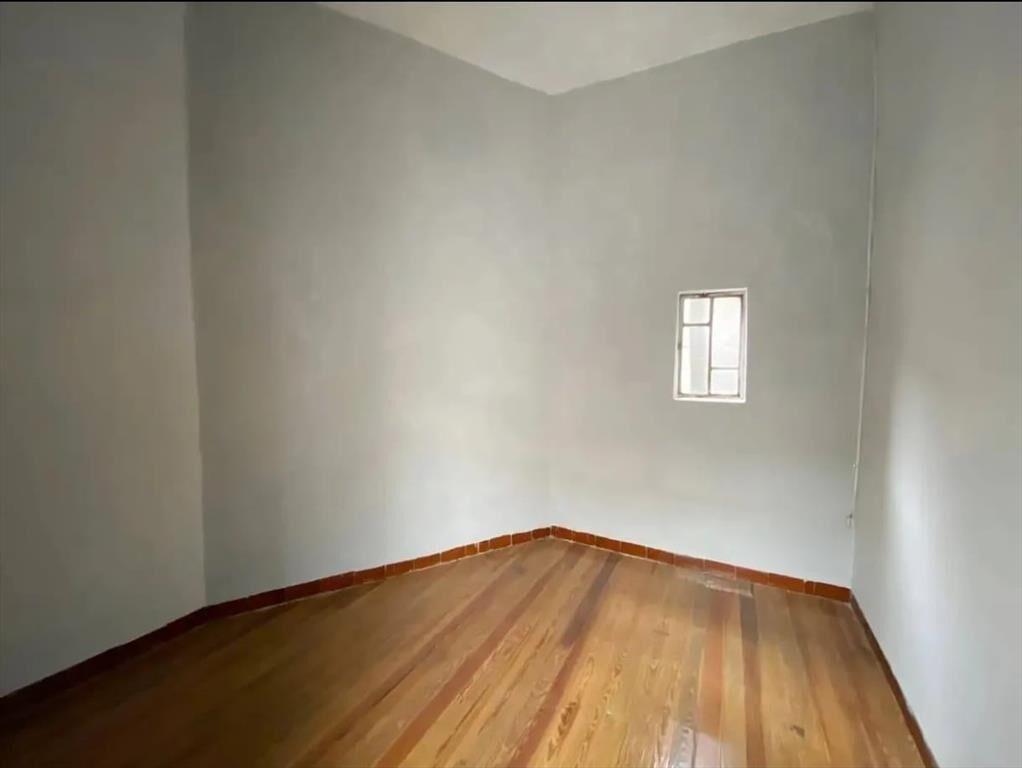 Casa en venta c/renta de 6 dormitorios, 2 baños y azotea...