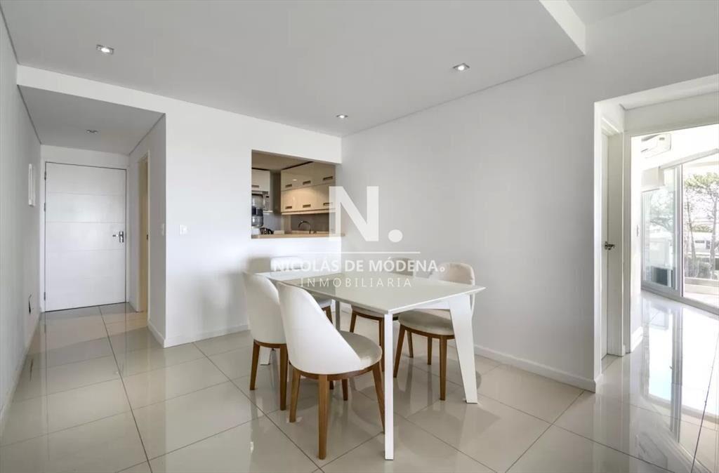 Impecable departamento, comodo e iluminado.
