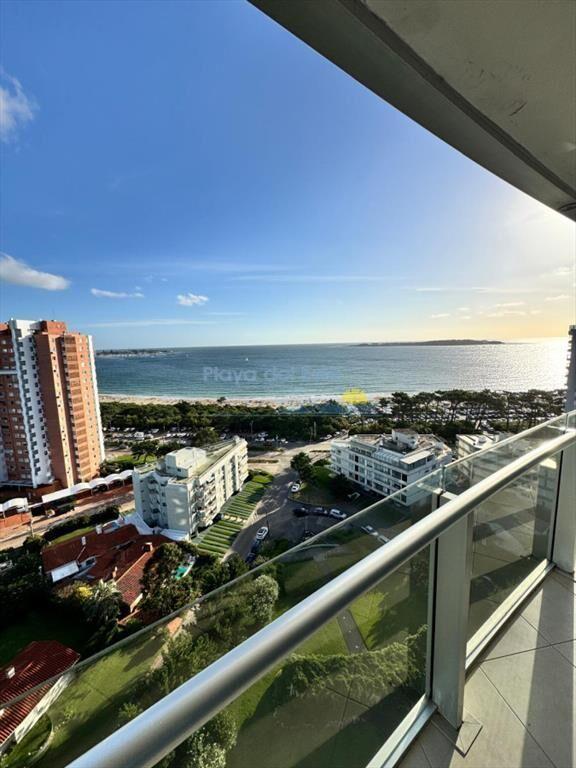 Apartamento en Venta de 3 domritorios en Punta ,