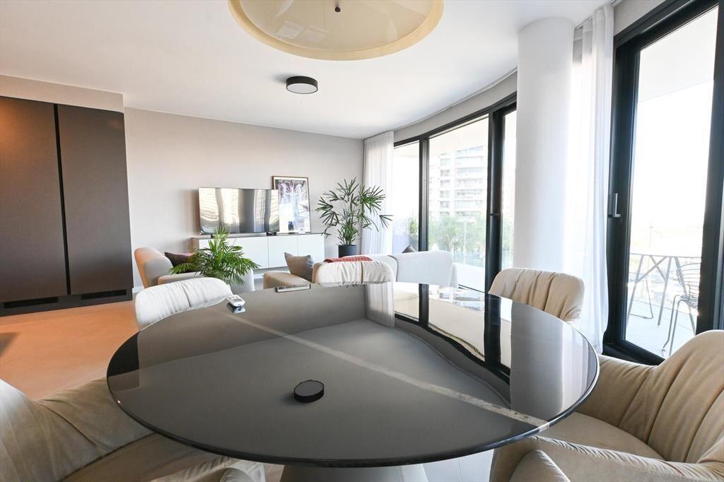 Venta de apartamento de 3 dormitorios en COSMOS - Puerto de
