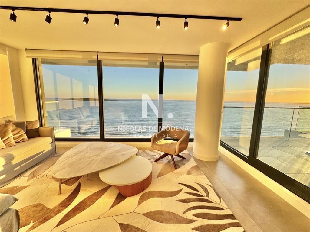Apartamento frente al mar en Playa Mansa   ? del