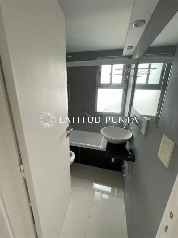 Piso alto en Roosevelt, 3 dormitorios