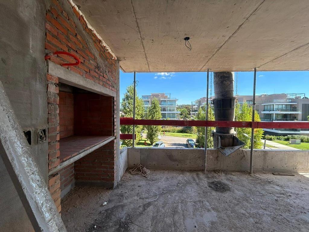 Venta de Apartamento con 3 dormitorios en Barrio parques - E