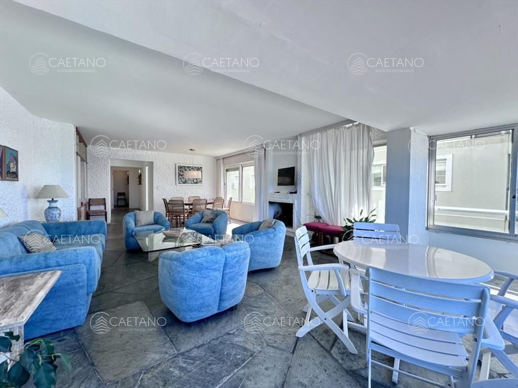 En venta y alquiler, apartamento en primera