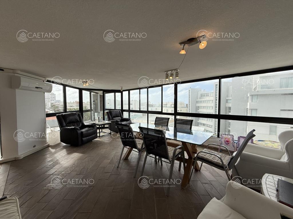 EDIFICIO AMPLIA PLANTA EN PENINSULA