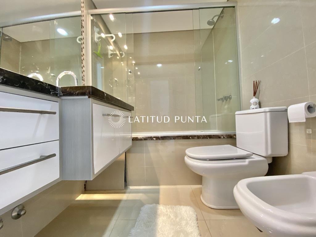 Piso alto en Mansa, 2 suites con parrillero