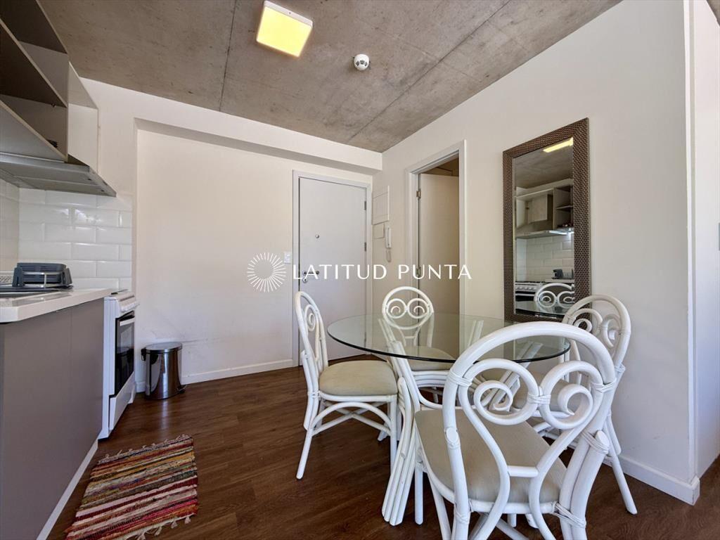 Apartamento en Pinares, Parada 25