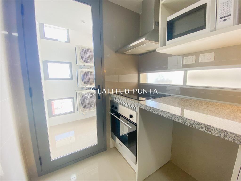 Piso alto en Brava, 2 suites más toilette