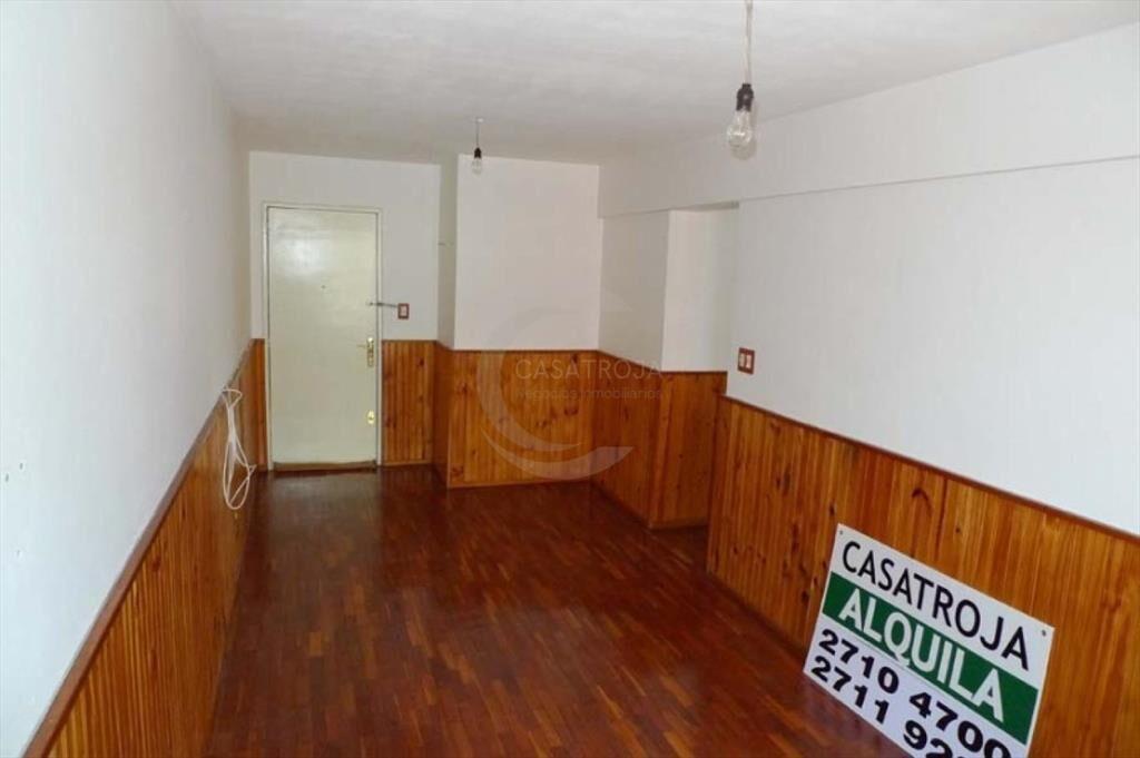 CASATROJA VENTA APTO 2 DORMITORIOS BARRIO SUR A METROS DE