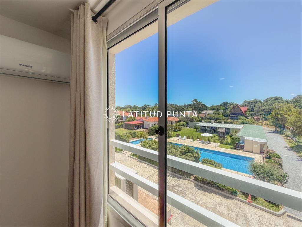 Apartamento en Pinares, 1 dormitorio y piscina