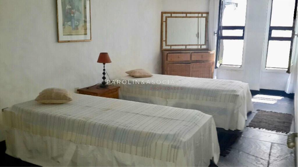 Hermoso apartamento en venta de 3 dormitorios en