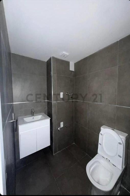 ALQUIER APTO 1 DOR CON GARAGE,CENTRO A ESTRENAR AL FRENTE...