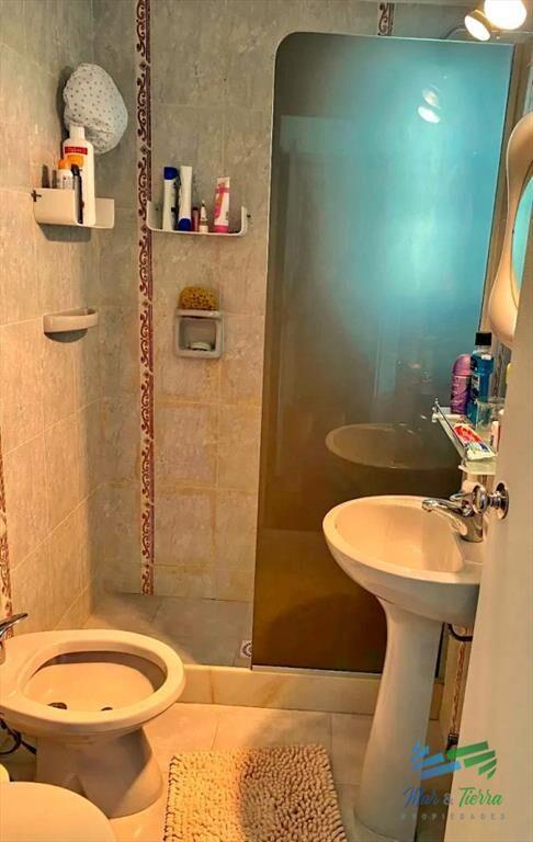 Vendo apartamento de 2 dormitorios, 2 baños y