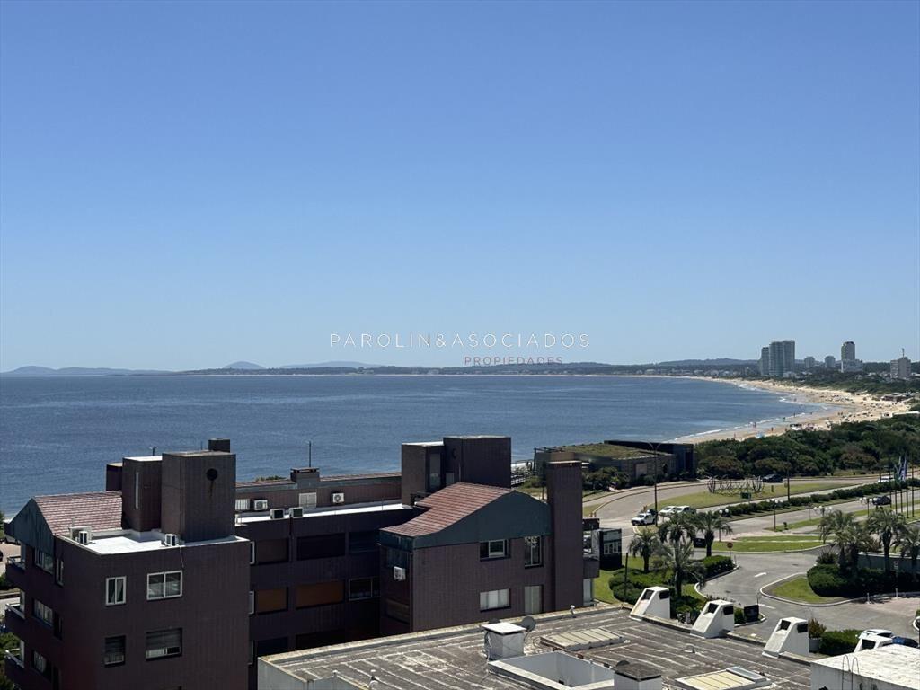 Excelente apartamento en venta en Punta del Este.