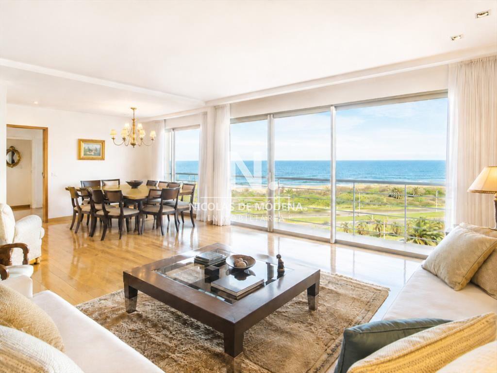 Expectacular apartamento en venta frente al mar,