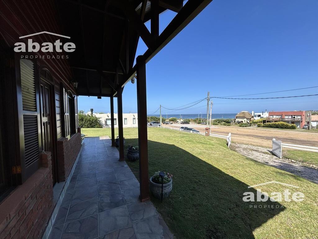 Venta de Casa de 3 dormitorios en Punta Colorada, Maldonado