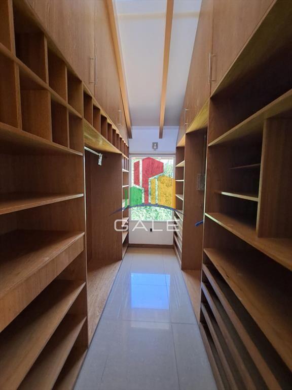 Espaciosa Casa en Barrio Privado de 6 dorm y en