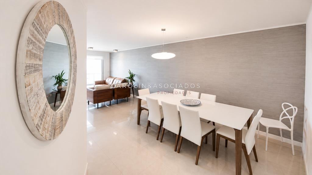 Apartamento en venta de 3 dormitorios en Wind Tower, Punta