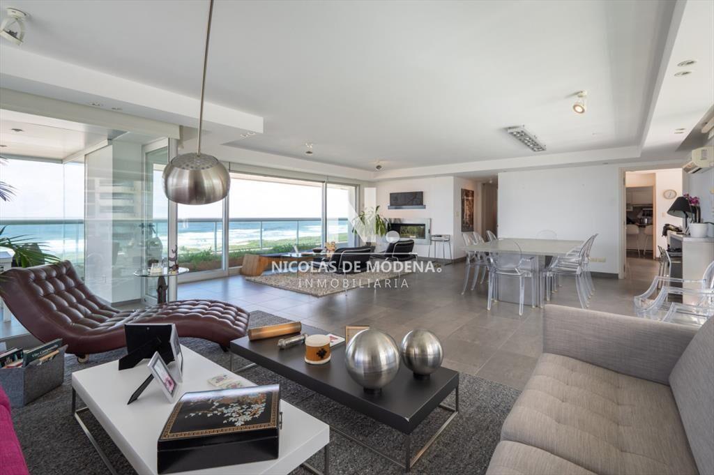 Alquila departamento en Brava, Punta del Este de 4 dormitor