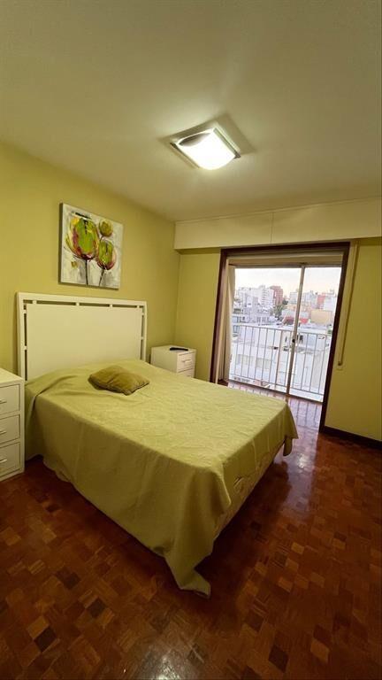 Apartamento 2 dormitorios, 2 baños, terraza al frente y gge