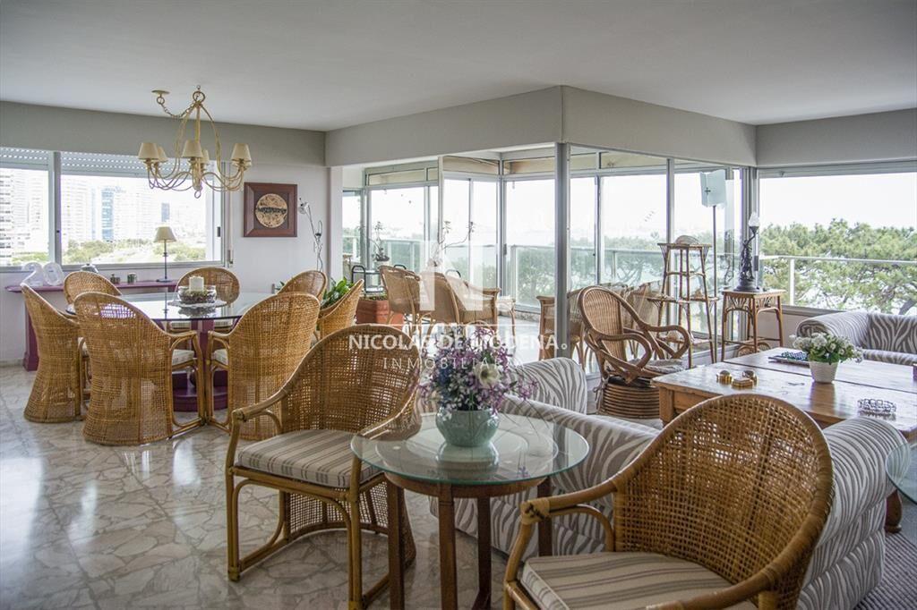Departamento de 3 dormitorios en venta frente al